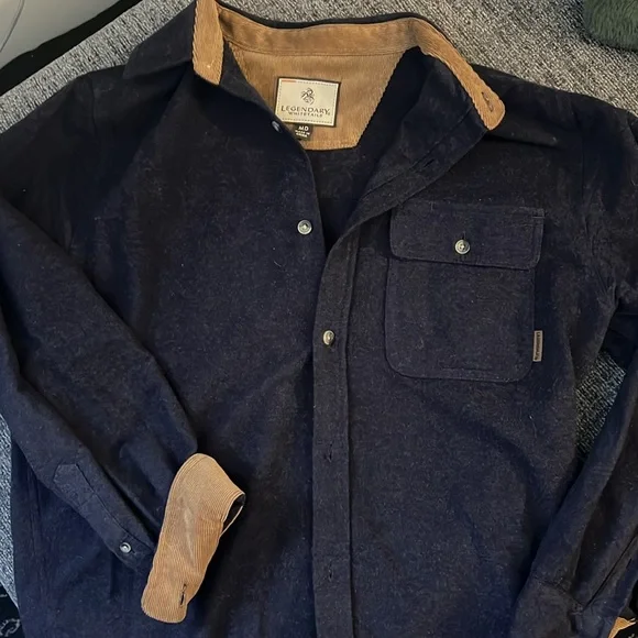 Legendary whitetails button down - Picture 3 of 3